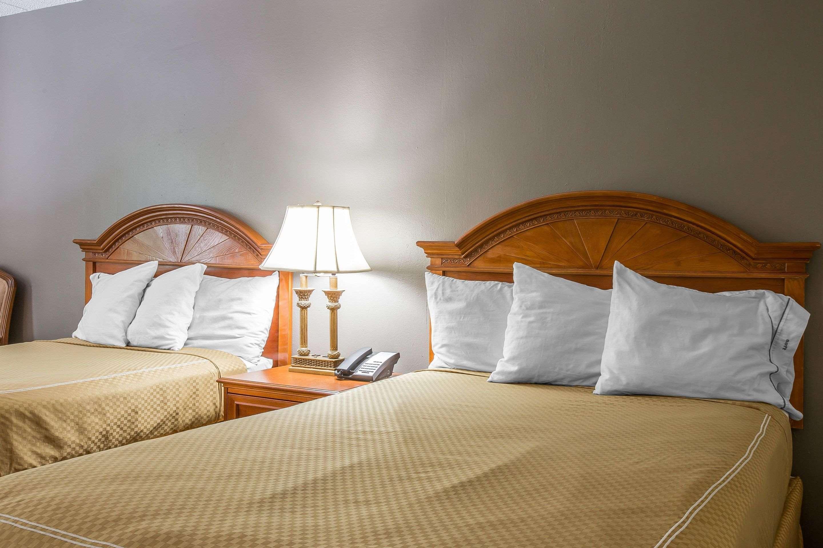 Rodeway Inn Anderson Buitenkant foto