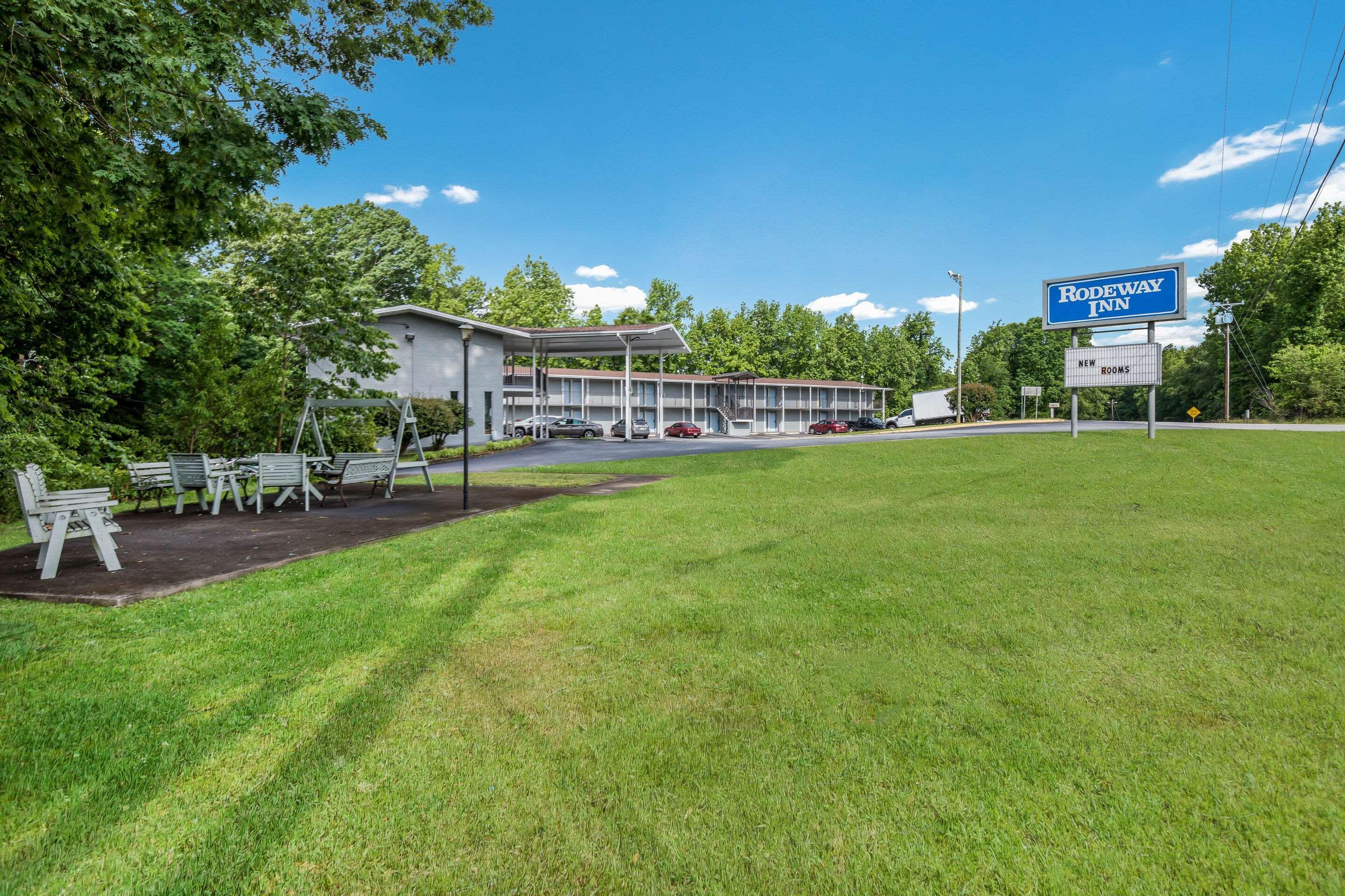 Rodeway Inn Anderson Buitenkant foto